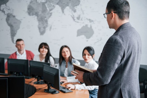 Kesesuaian Kualifikasi Akademik Dosen